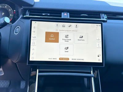 2026 Land Rover Range Rover Velar — photo 29 view