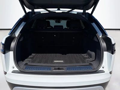 2026 Land Rover Range Rover Velar — photo 12 view