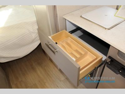 2026 Airstream Caravel - Photo 19
