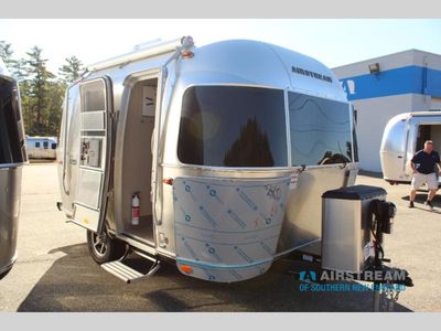 2026 Airstream Caravel - Photo 2
