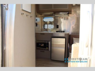 2026 Airstream Caravel - Photo 7