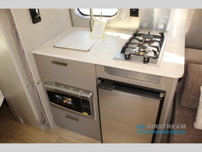 2026 Airstream Caravel - Photo 16