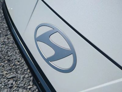 2026 Hyundai ELANTRA HYBRID — photo 13 view