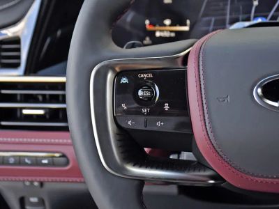 2026 INFINITI QX80 — photo 8 view