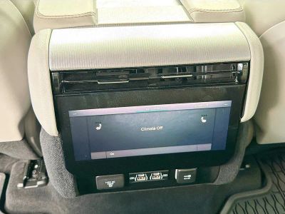 2022 Jeep Grand Wagoneer — photo 21 view
