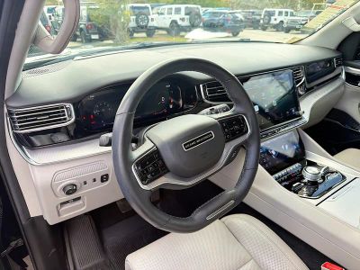 2022 Jeep Grand Wagoneer — photo 28 view