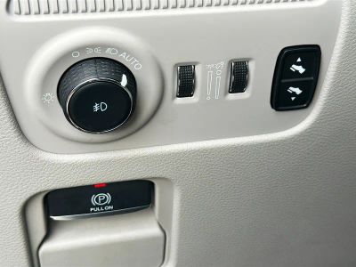 2022 Jeep Grand Wagoneer — photo 37 view