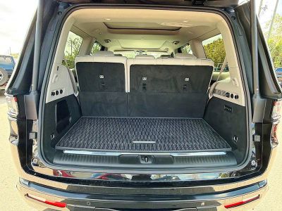 2022 Jeep Grand Wagoneer — photo 12 view