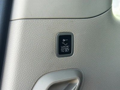 2022 Jeep Grand Wagoneer — photo 14 view