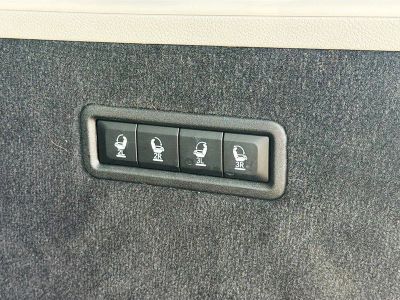 2022 Jeep Grand Wagoneer — photo 13 view