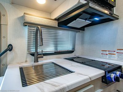 2026 Thor Motor Coach Quantum - Photo 14