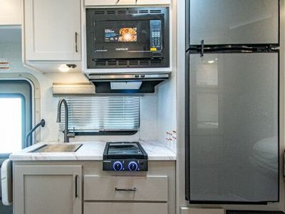 2026 Thor Motor Coach Quantum - Photo 13