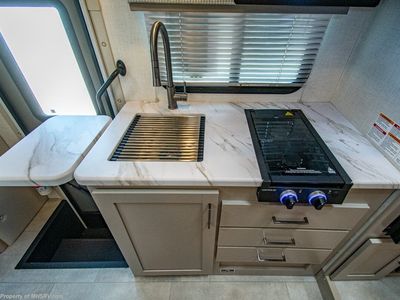 2026 Thor Motor Coach Quantum - Photo 15