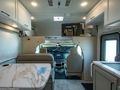2026 Thor Motor Coach Quantum - Photo 3