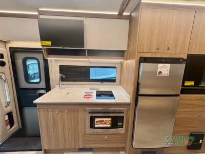 2025 Tiffin Motorhomes Wayfarer — photo 11 view