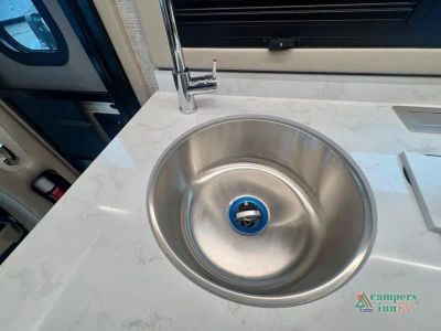 2025 Tiffin Motorhomes Wayfarer — photo 15 view