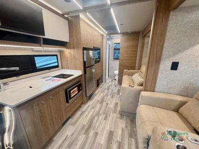 2025 Tiffin Motorhomes Wayfarer — photo 8 view