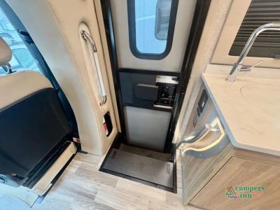 2025 Tiffin Motorhomes Wayfarer — photo 36 view