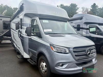 2025 Tiffin Motorhomes Wayfarer — front three-quarter view