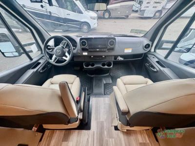 2025 Tiffin Motorhomes Wayfarer — photo 32 view