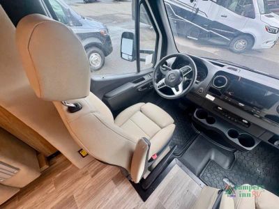 2025 Tiffin Motorhomes Wayfarer — photo 33 view
