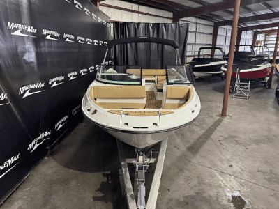 2025 Sea Ray ECT 6.2L MPI DTS BR3 - Photo 3