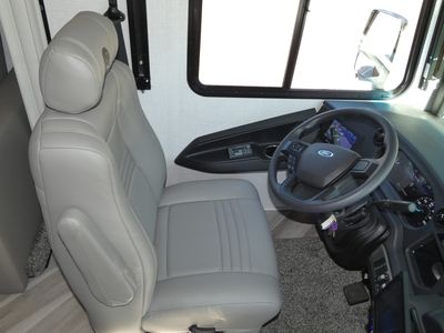 2026 Holiday Rambler Invicta - Photo 8