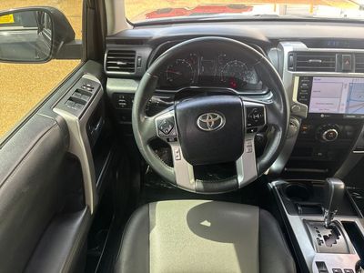 2022 Toyota 4Runner - Photo 2