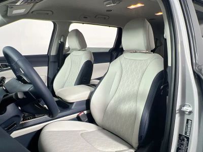 2026 Kia Carnival — photo 12 view