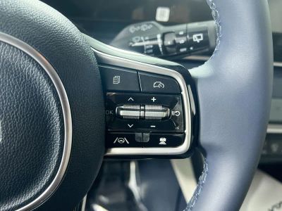2026 Kia Carnival — photo 17 view