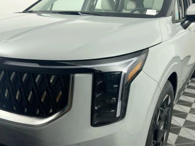 2026 Kia Carnival — photo 9 view