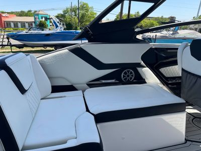 2025 Yamaha 252SE - Photo 16