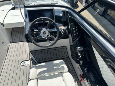2025 Yamaha 252SE - Photo 15