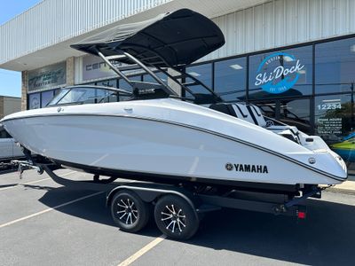 2025 Yamaha 252SE - Photo 8