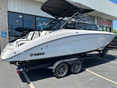 2025 Yamaha 252SE - Photo 3