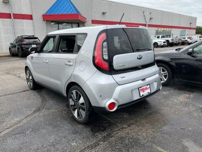 2015 Kia Soul — rear three-quarter view