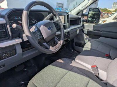 2025 Ford F-350SD — photo 17 view