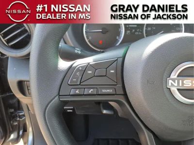 2025 Nissan Kicks Play - Photo 13