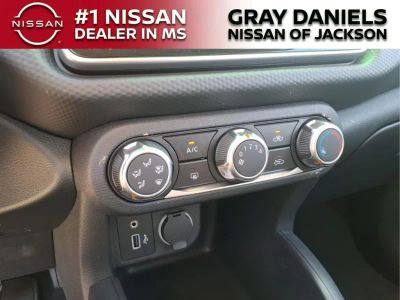 2025 Nissan Kicks Play - Photo 17