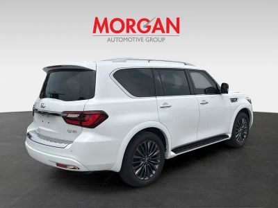 2022 INFINITI QX80 — interior view