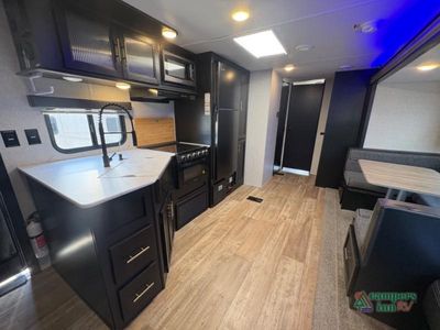 2022 Forest River RV Cherokee — photo 13 view