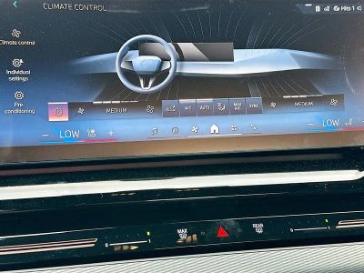 2026 BMW 5 Series — photo 13 view