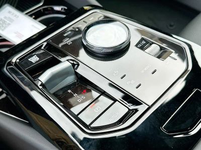 2026 BMW 5 Series — photo 14 view