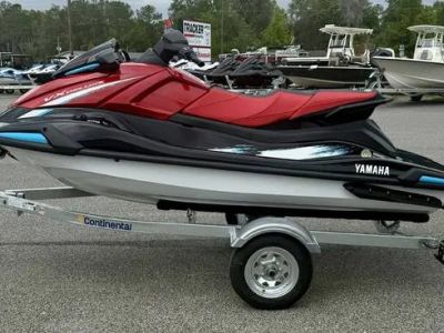 2026 Yamaha VX® Deluxe — front three-quarter view