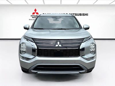 2025 Mitsubishi Outlander — side profile view