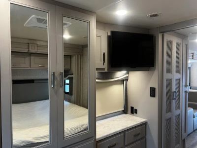 2023 Thor Motor Coach PASADENA - Photo 27