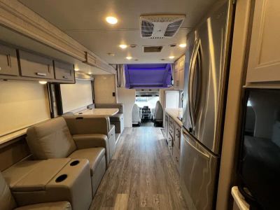 2023 Thor Motor Coach PASADENA - Photo 3