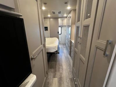 2023 Thor Motor Coach PASADENA - Photo 19