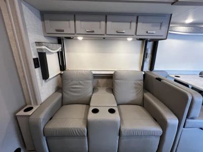 2023 Thor Motor Coach PASADENA - Photo 17