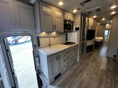 2023 Thor Motor Coach PASADENA - Photo 5